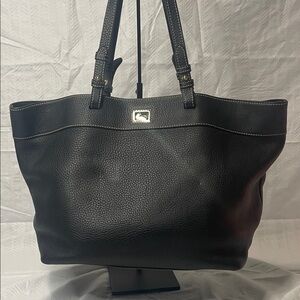 Dooney & Bourke Elegant Black Pebbled Leather Shopper Tote Bag
